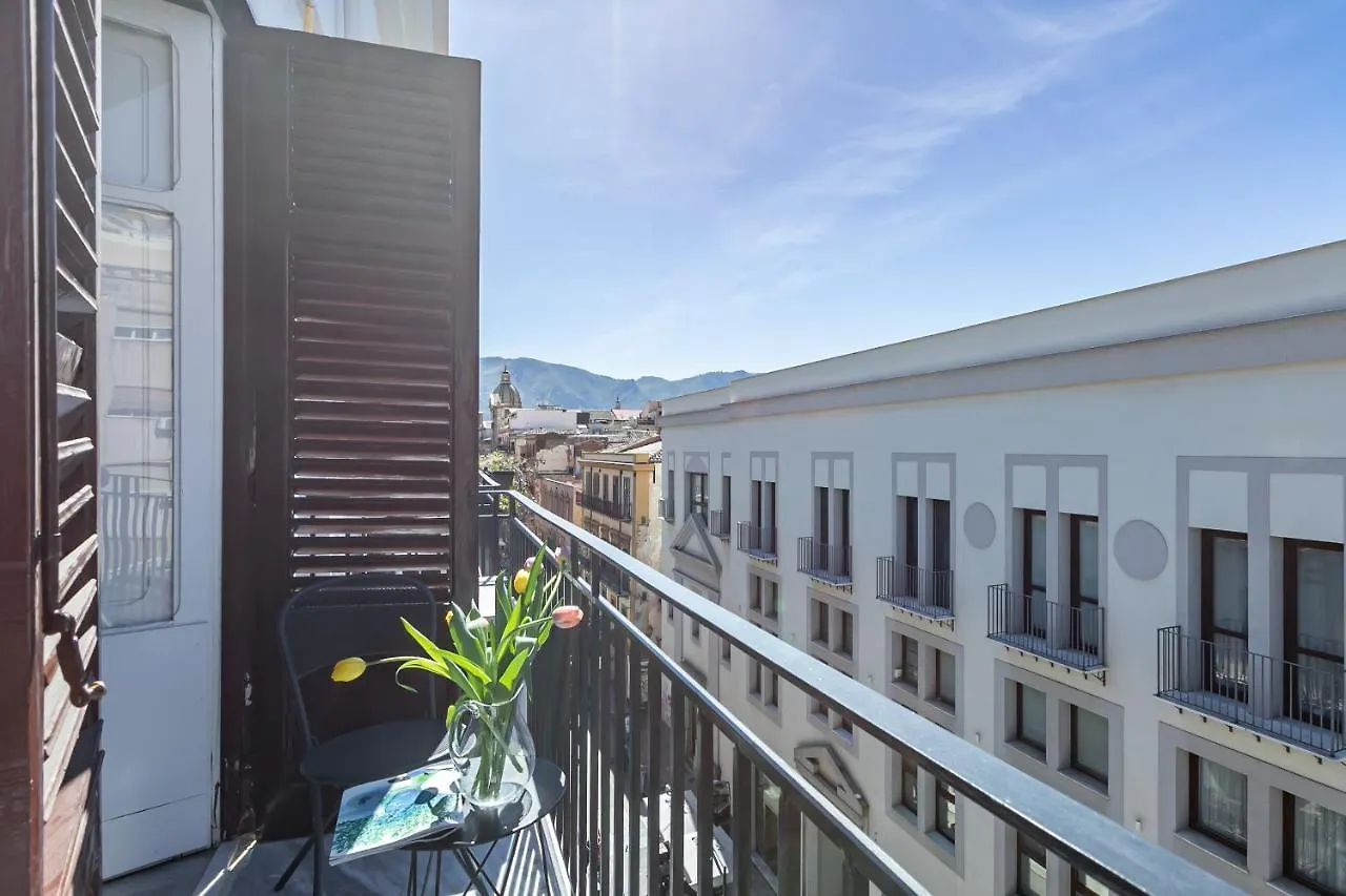 Palazzo Cavarretta - Pinella'S Rooms And Apartment Palerme Maison d'hôtes