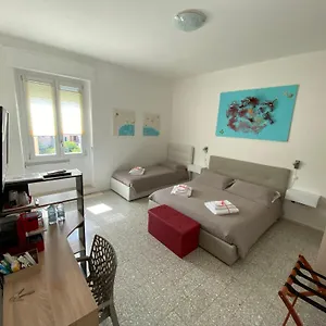https://rossocorallo-rooms.in-sardinia.net
